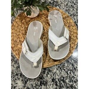 Clarks Women's Brinkley Sail Flip-Flop white size 9